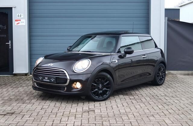 Bruin, metallic lak Gebruikt 2014 Mini Cooper Chili Hatchback | € 11.950 (Eerlijke prijs) - Afbeelding 1/4