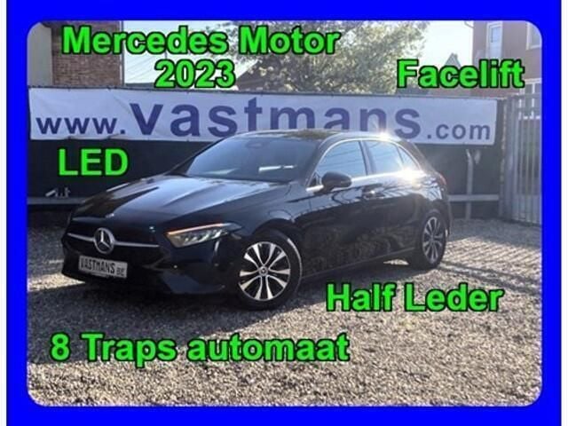 Zwart Gebruikt 2023 Mercedes A180 Hatchback | € 24.875 (Goede deal) - Afbeelding 1/4