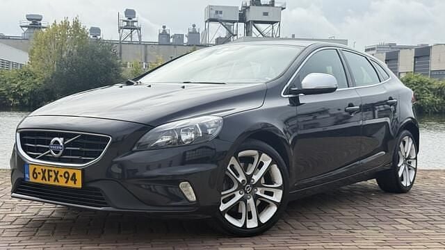 Zwart Gebruikt 2014 Volvo V40 R-Design Stationwagen | € 5.999 (Goede deal) - Afbeelding 1/4