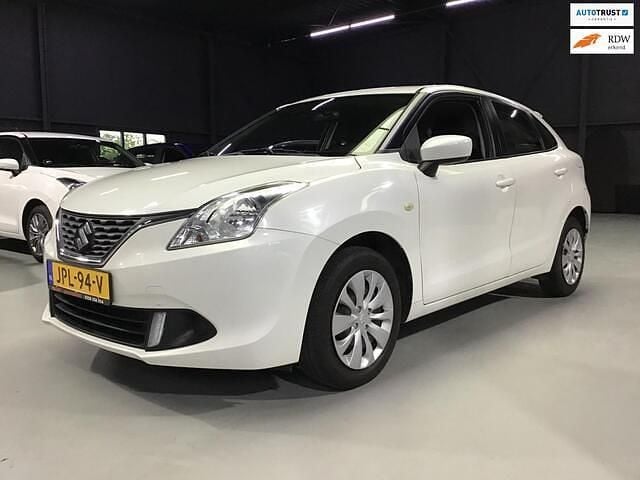 Wit Gebruikt 2020 Suzuki Baleno Exclusive Hatchback | € 10.999 (Eerlijke prijs) - Afbeelding 1/4