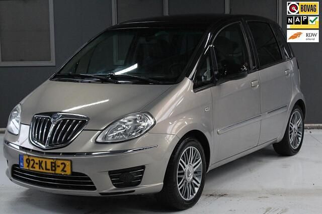 Beige Occasion 2009 Lancia Musa MPV | € 4.250 (Iets duurder) - Afbeelding 1/4
