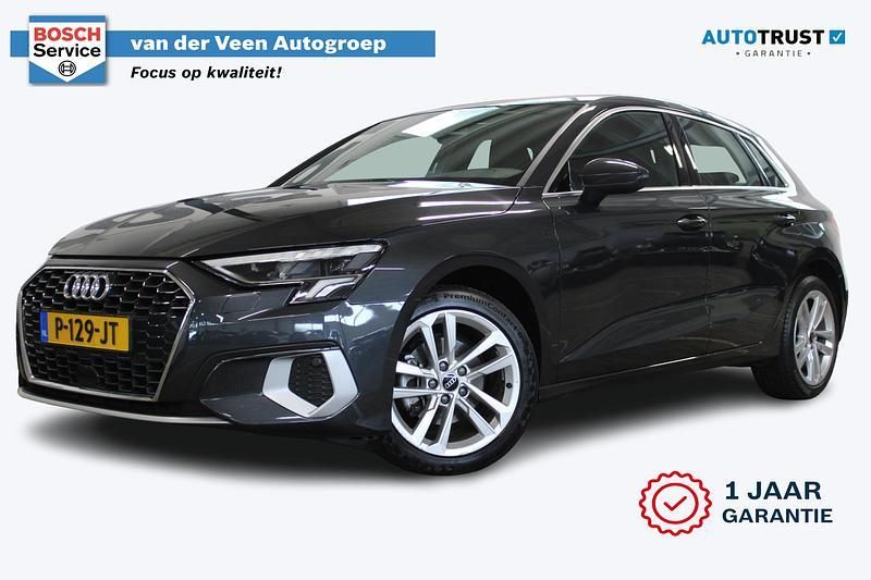 Grijs Gebruikt 2022 Audi A3 Sportback Advanced Hatchback | € 26.450 (Eerlijke prijs) - Afbeelding 1/4