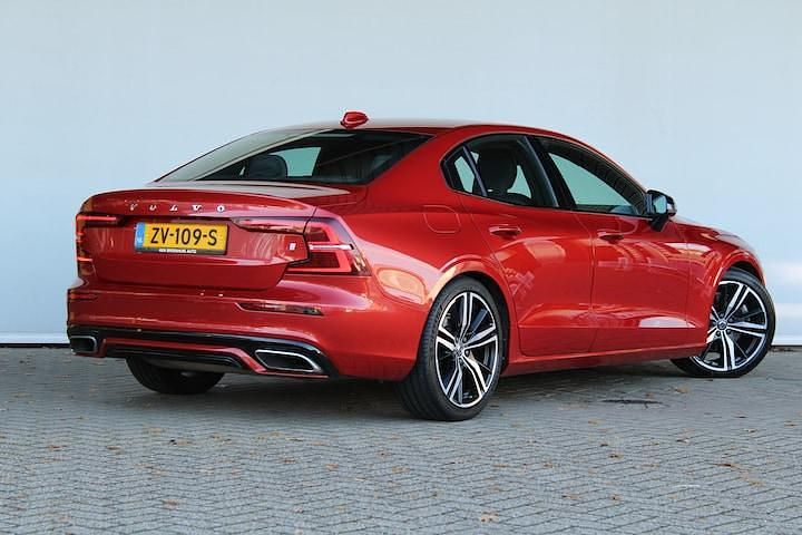 Occasion Volvo S60 R-Design 191 PK (140 kW) 2019 Oranje Sedan