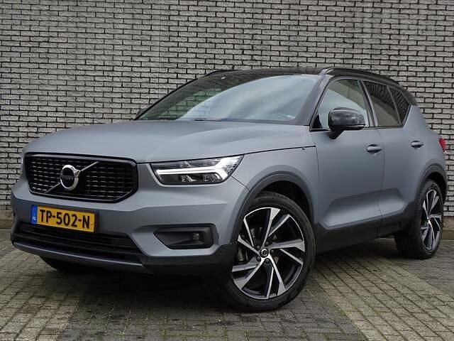Zwart Gebruikt 2018 Volvo XC40 R-Design SUV | € 25.950 (Eerlijke prijs) - Afbeelding 1/4