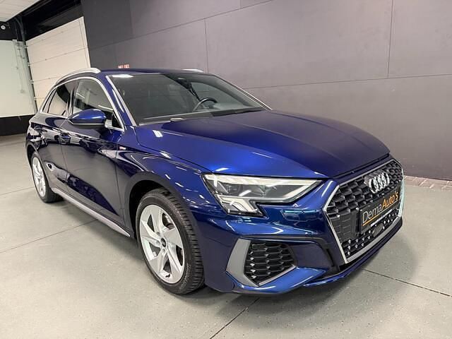 Occasion Audi A3 Sportback S-Line 204 PK (150 kW) 2021 Blauw Hatchback