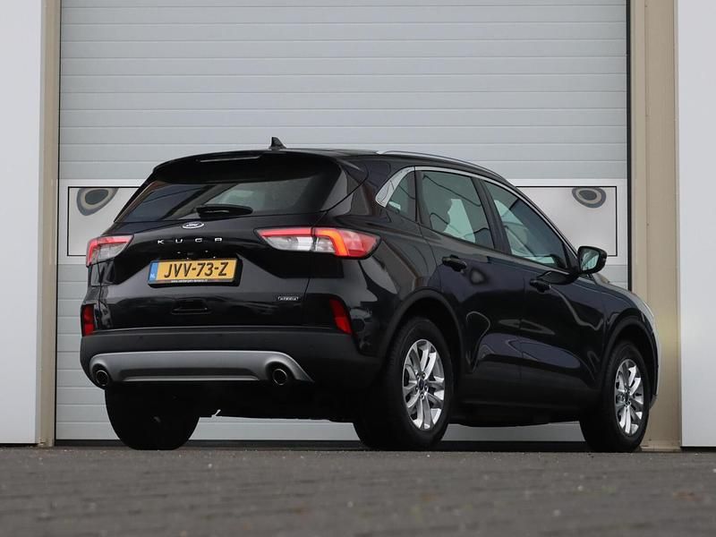 Occasion Ford Kuga Titanium 225 PK (165 kW) 2022 Zwart (metallic) SUV