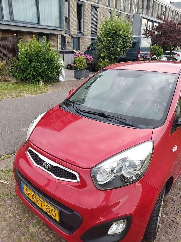 Rood Gebruikt 2015 Kia Picanto Hatchback | € 5.500 (Goede deal) - Afbeelding 1/4