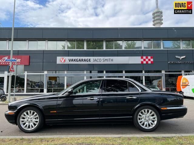 Zwart Gebruikt 2004 Jaguar XJ Executive Sedan | € 12.990 (Eerlijke prijs) - Afbeelding 1/4