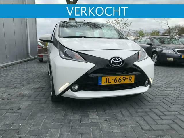 Wit Gebruikt 2016 Toyota Aygo X-play Hatchback | € 6.200 (Goede deal) - Afbeelding 1/4