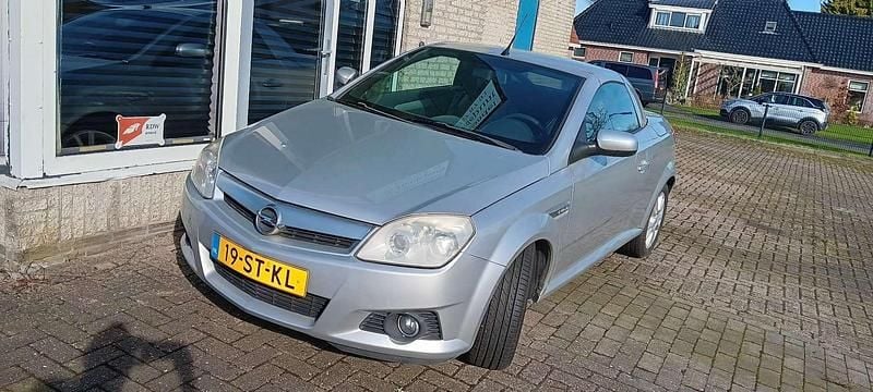 Occasion Opel Tigra Sport 90 PK (66 kW) 2006 Zilver Cabriolet