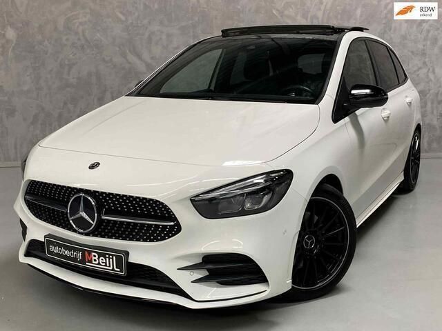 Wit Gebruikt 2019 Mercedes B180 Business MPV | € 23.445 (Iets duurder) - Afbeelding 1/4