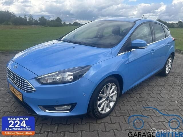 Blauw Gebruikt 2017 Ford Focus Titanium Hatchback | € 13.850 (Eerlijke prijs) - Afbeelding 1/4