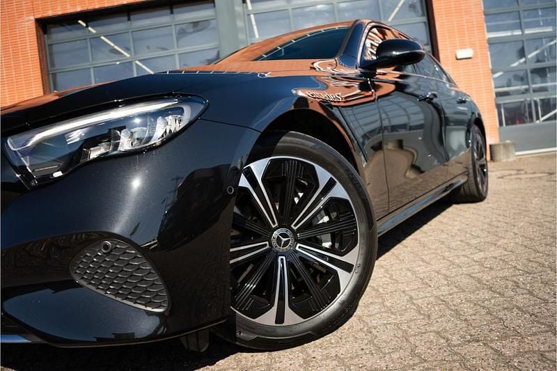 Occasion Mercedes E300 Avantgarde 2024 Zwart Sedan