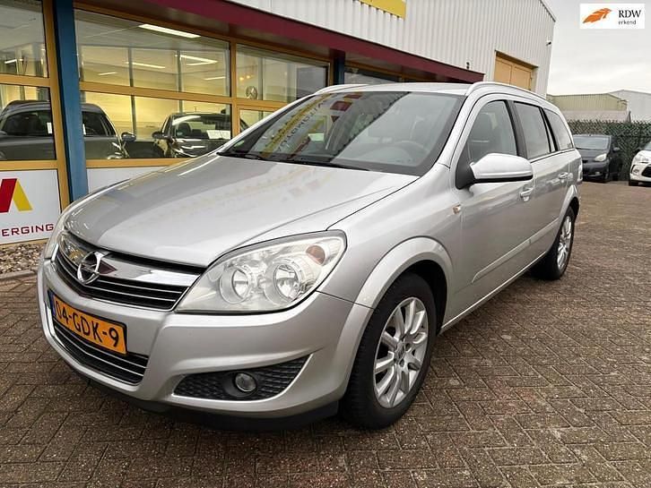 Grijs Gebruikt 2008 Opel Astra Stationwagen | € 1.499 (Goede deal) - Afbeelding 1/4