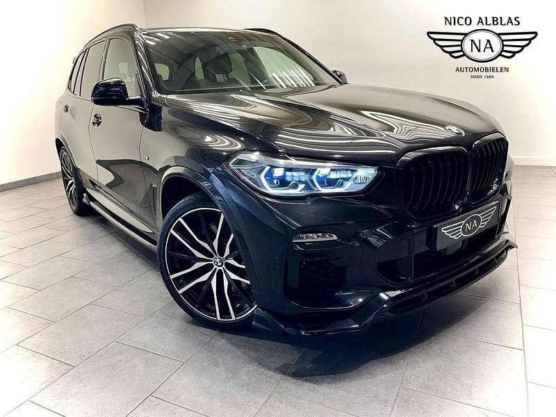 Zwart, metallic lak Gebruikt 2021 BMW X5 Executive SUV | € 56.950 (Goede deal) - Afbeelding 1/4