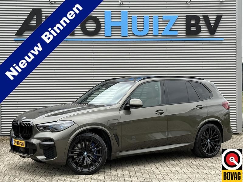 Groen Gebruikt 2022 BMW X5 Executive SUV | € 61.990 (Eerlijke prijs) - Afbeelding 1/4