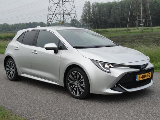 Grijs Gebruikt 2020 Toyota Corolla Hatchback | € 19.995 (Goede deal) - Afbeelding 1/4