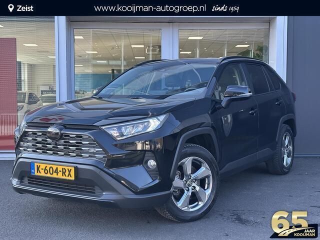 Zwart Gebruikt 2021 Toyota RAV4 Style SUV | € 33.645 (Eerlijke prijs) - Afbeelding 1/4