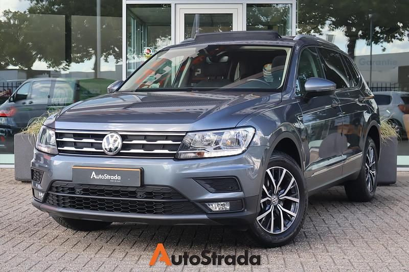Grijs Gebruikt 2020 VW Tiguan Comfortline SUV | € 29.700 (Iets duurder) - Afbeelding 1/4
