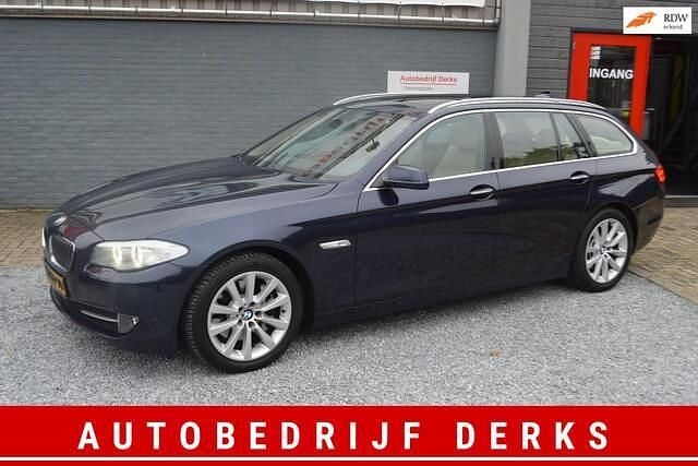 Blauw Gebruikt 2011 BMW 528 Executive Stationwagen | € 13.900 - Afbeelding 1/4