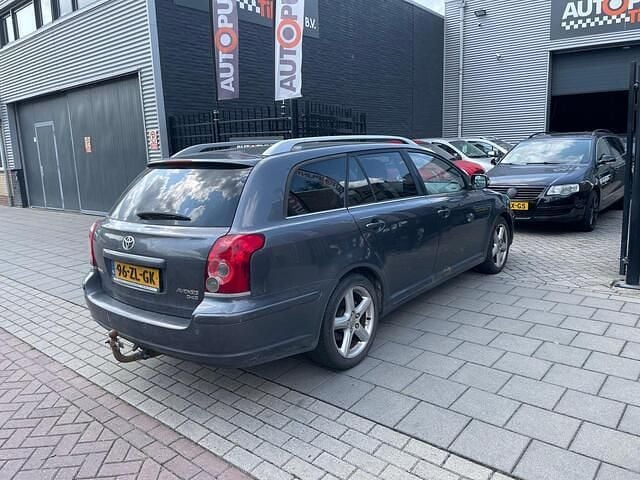 Occasion Toyota Avensis Business Edition 150 PK (110 kW) 2008 Grijs Stationwagen