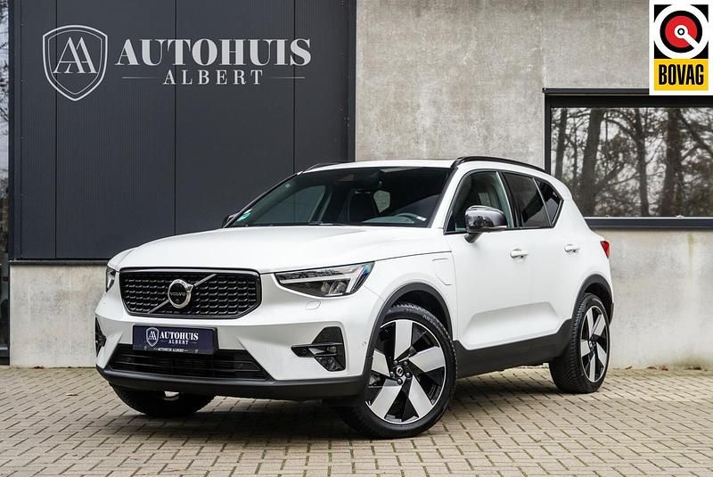 Wit Gebruikt 2022 Volvo XC40 Ultimate SUV | € 39.950 (Iets duurder) - Afbeelding 1/4