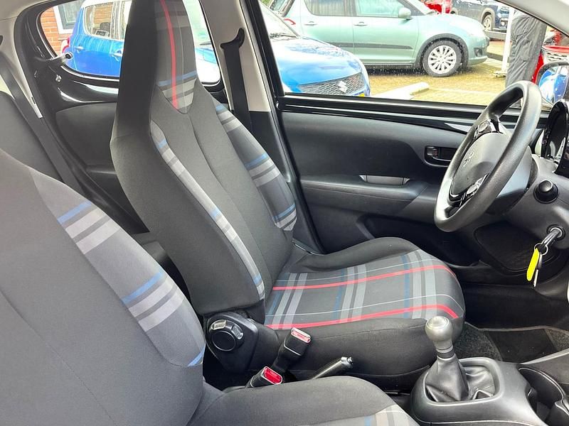 Occasion Peugeot 108 Active 69 PK (50 kW) 2014 Zwart Hatchback