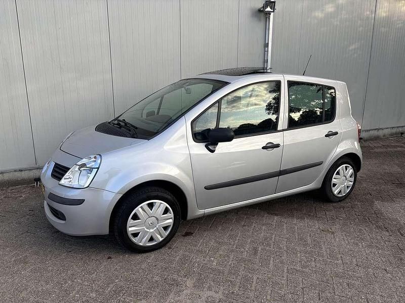 Grijs Gebruikt 2007 Renault Modus Authentique MPV | € 2.845 (Eerlijke prijs) - Afbeelding 1/4