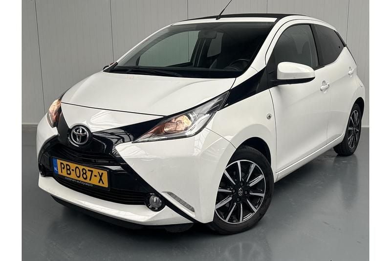 Occasion Toyota Aygo X-wave 69 PK (50 kW) 2017 Wit Hatchback