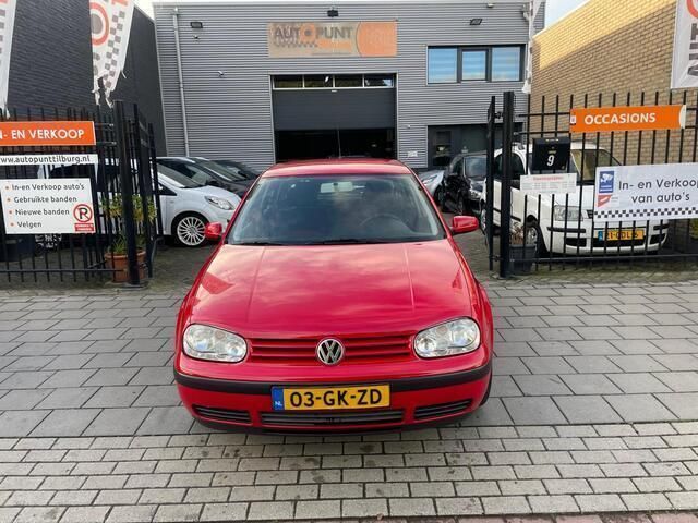 Occasion VW Golf IV Trendline 75 PK (55 kW) 2001 Rood, metallic lak Hatchback