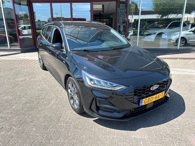 Zwart Gebruikt 2024 Ford Focus ST-Line Stationwagen | € 27.500 (Eerlijke prijs) - Afbeelding 1/4