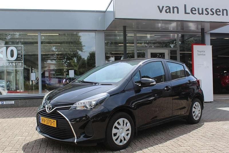 Zwart Gebruikt 2016 Toyota Yaris Hatchback | € 9.240 (Eerlijke prijs) - Afbeelding 1/4