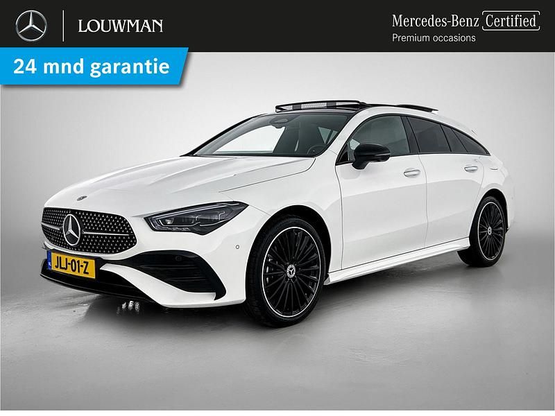 Wit Gebruikt 2024 Mercedes CLA250e Shooting Brake AMG Stationwagen | € 41.945 (Iets duurder) - Afbeelding 1/4