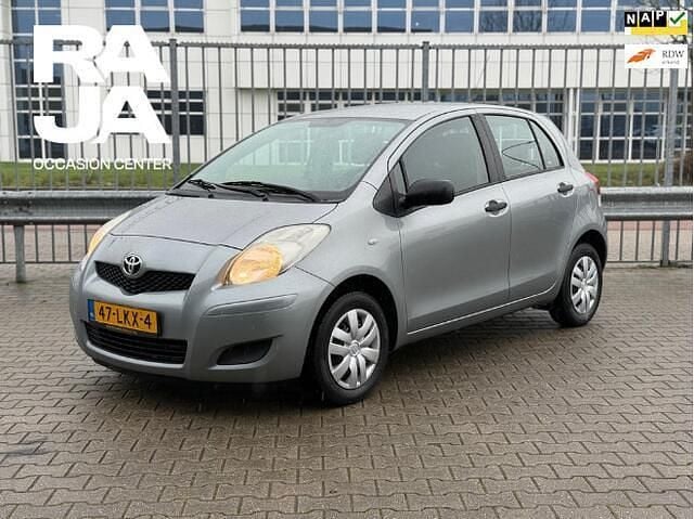 Zilver Gebruikt 2010 Toyota Yaris Hatchback | € 4.250 (Eerlijke prijs) - Afbeelding 1/4