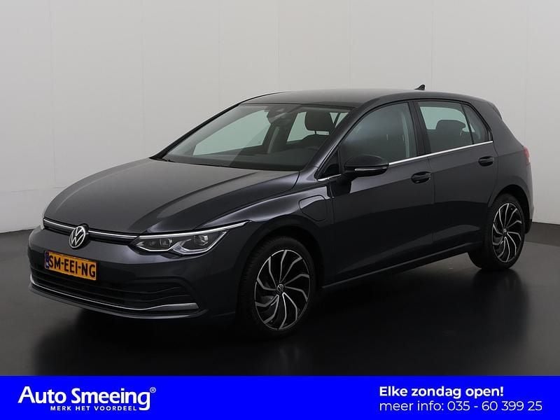 Grijs Gebruikt 2020 VW Golf VIII Style Hatchback | € 23.895 (Eerlijke prijs) - Afbeelding 1/4