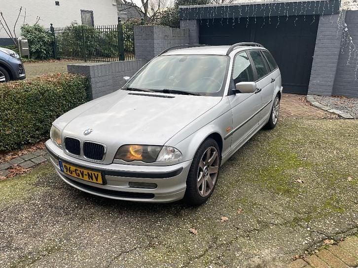 Gebruikt 2001 BMW 318 Stationwagen | € 1.550 (Eerlijke prijs) - Afbeelding 1/4