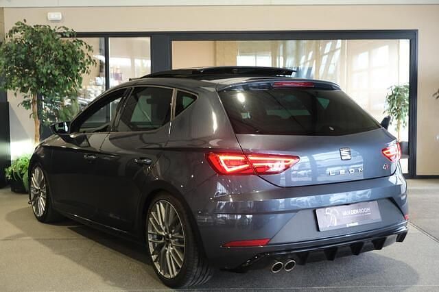 Occasion Seat Leon FR 150 PK (110 kW) 2019 Grijs Hatchback