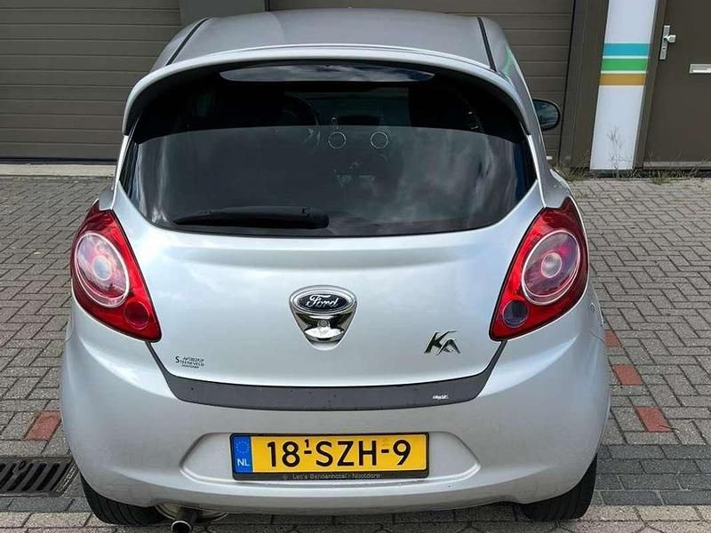 Occasion Ford Ka Metall 69 PK (50 kW) 2012 Zilver Hatchback
