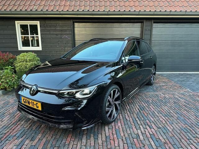 Zwart Gebruikt 2024 VW Golf VIII Business Stationwagen | € 33.995 (Eerlijke prijs) - Afbeelding 1/4