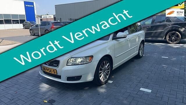 Wit Gebruikt 2011 Volvo V50 Stationwagen | € 4.995 (Eerlijke prijs) - Afbeelding 1/4