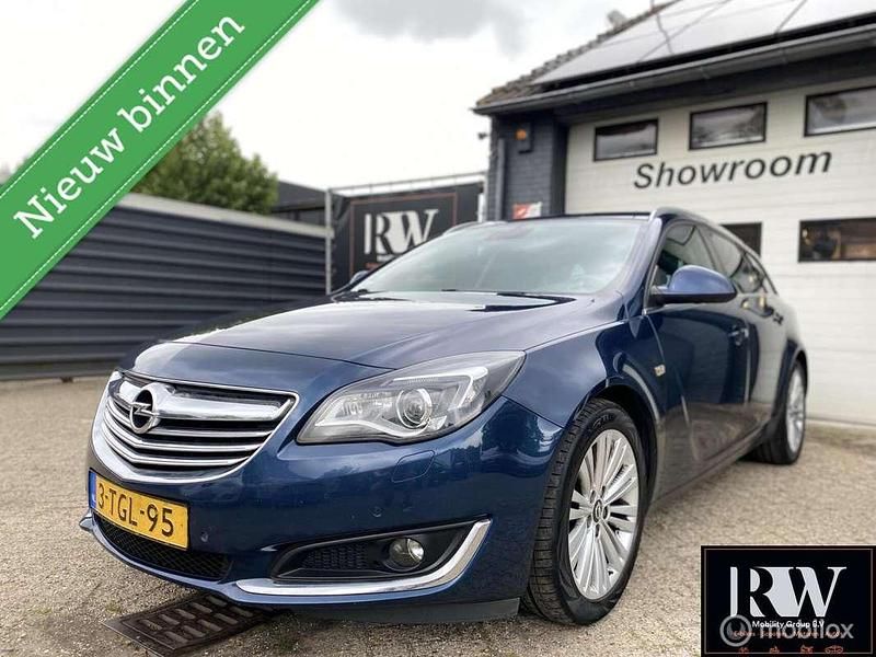 Blauw Gebruikt 2014 Opel Insignia Cosmo Stationwagen | € 4.495 (Eerlijke prijs) - Afbeelding 1/4
