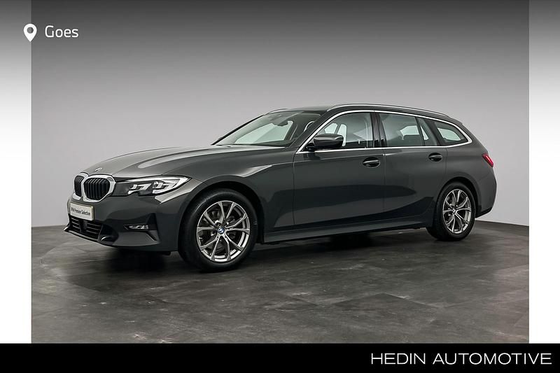 Grijs Occasion 2019 BMW 320 Executive Stationwagen | € 29.880 (Duur) - Afbeelding 1/4