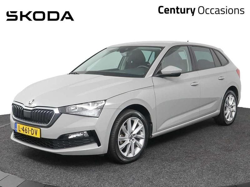 Grijs Gebruikt 2021 Skoda Scala Ambition Hatchback | € 16.450 (Eerlijke prijs) - Afbeelding 1/4