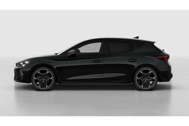 Nieuw Cupra Leon 2025 Midnight black Hatchback