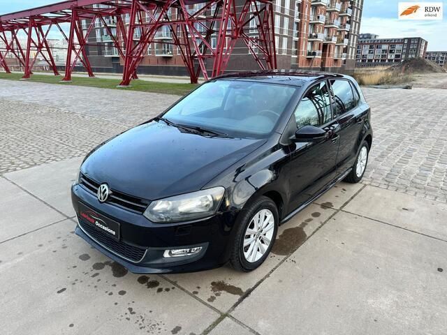 Zwart Gebruikt 2011 VW Polo Highline Hatchback | € 7.499 (Iets duurder) - Afbeelding 1/4