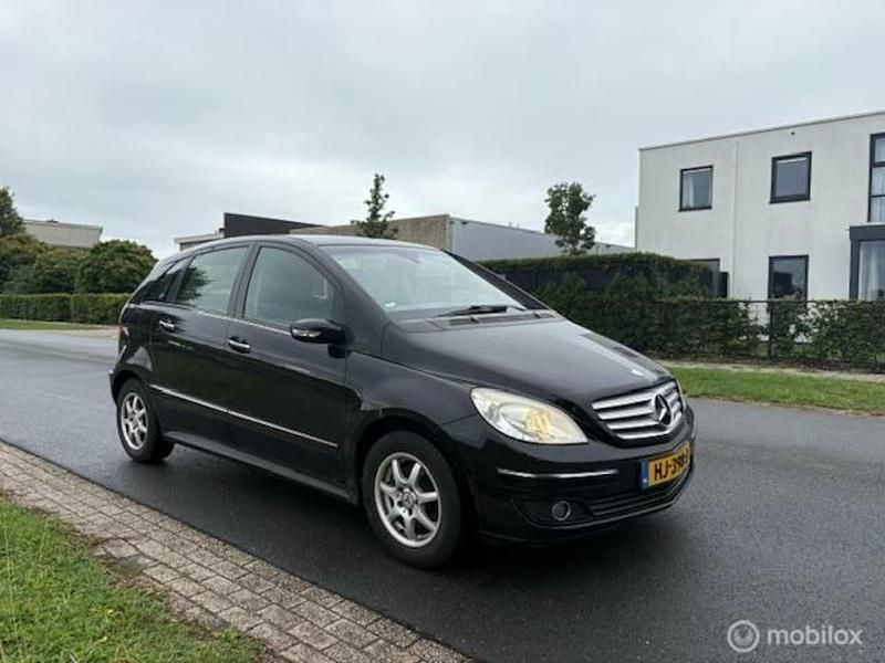 Zwart Occasion 2006 Mercedes B170 MPV | € 3.250 (Iets duurder) - Afbeelding 1/4