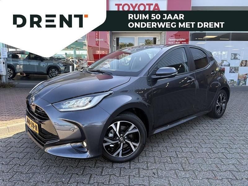 Grijs Nieuw 2025 Toyota Yaris Hybrid Comfort Hatchback | € 27.700 (Goede deal) - Afbeelding 1/4