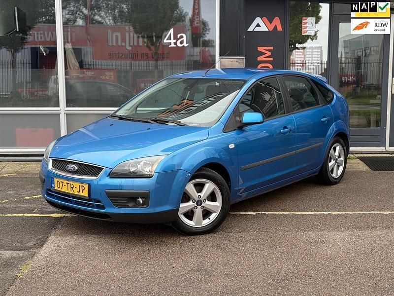 Blauw Gebruikt 2007 Ford Focus Futura Hatchback | € 1.550 (Goede deal) - Afbeelding 1/4