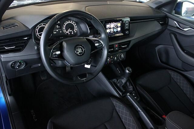 Occasion Skoda Scala Business Line 112 PK (82 kW) 2022 Blauw Hatchback