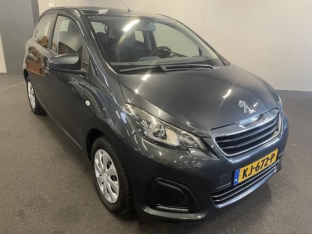 Grijs Gebruikt 2015 Peugeot 108 Active Hatchback | € 5.950 (Eerlijke prijs) - Afbeelding 1/4